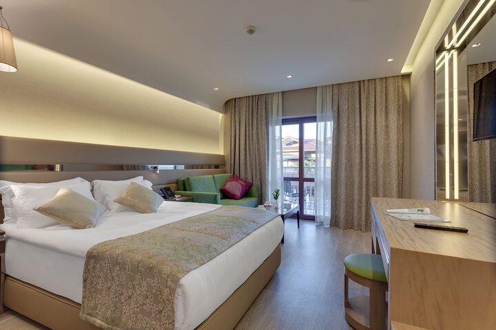 Room 5 of 69