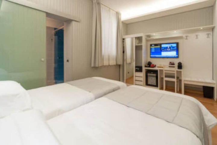 Room 45 of 63