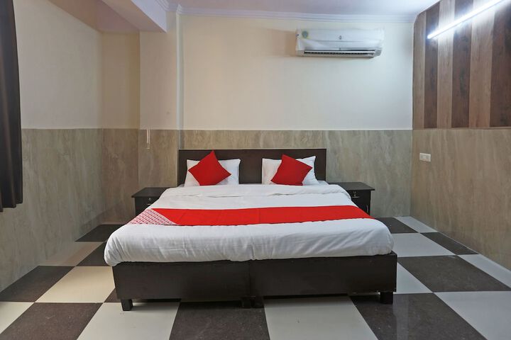 OYO Flagship 49221 Hotel Lemonade