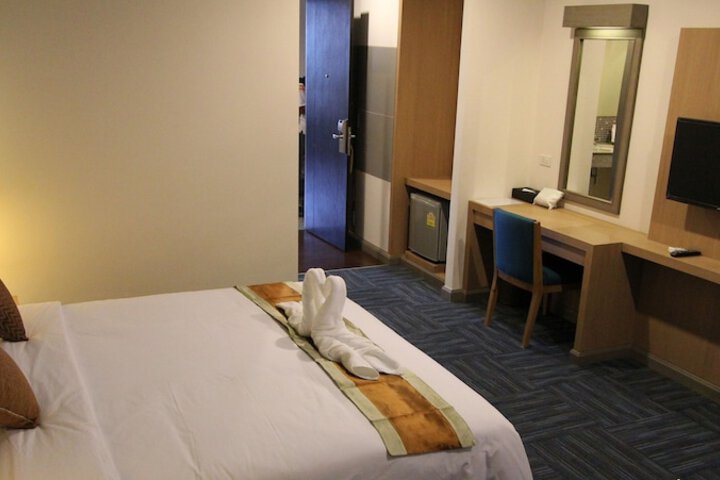 Room 12 of 74