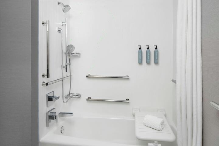 Room 12 of 25