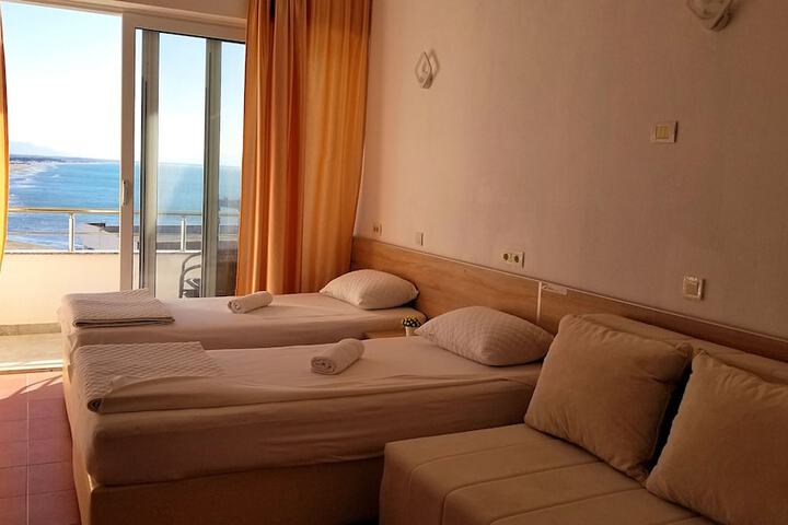 Room 28 of 100
