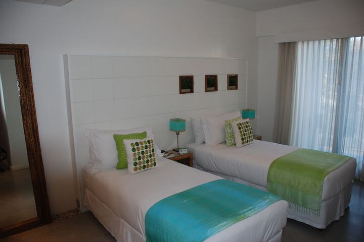 Room 13 of 124