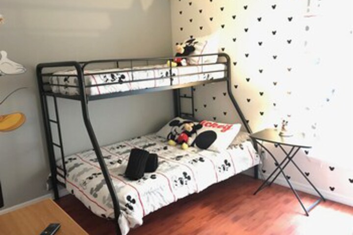 Room 16 of 19