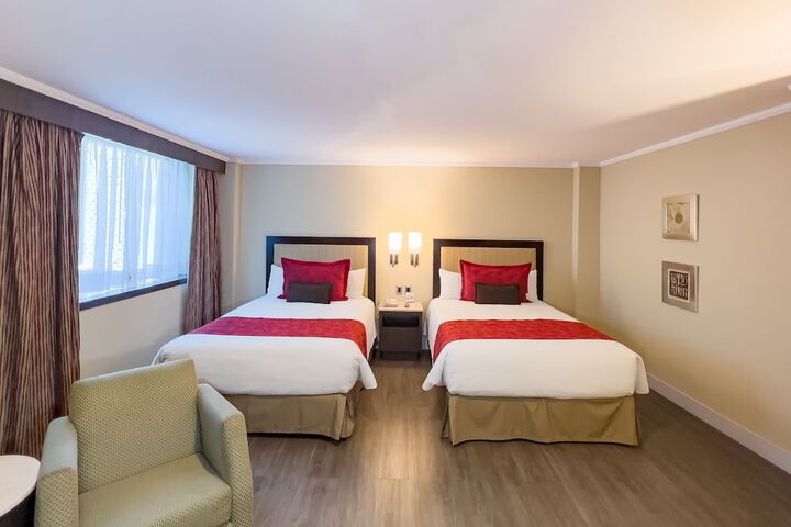 Room 32 of 50