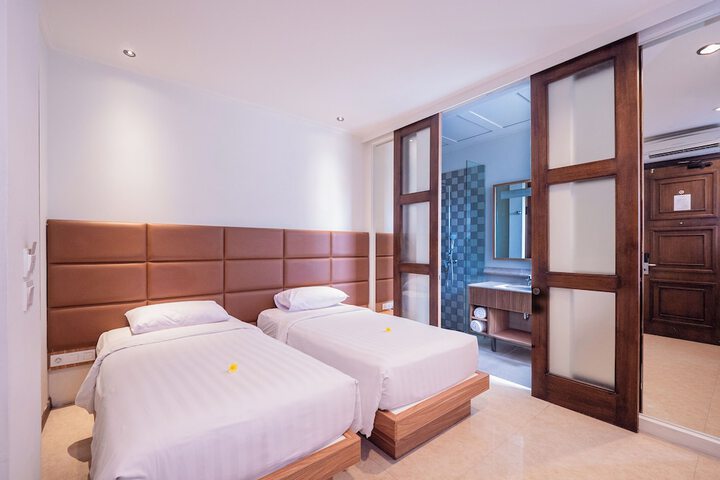 Room 21 of 83