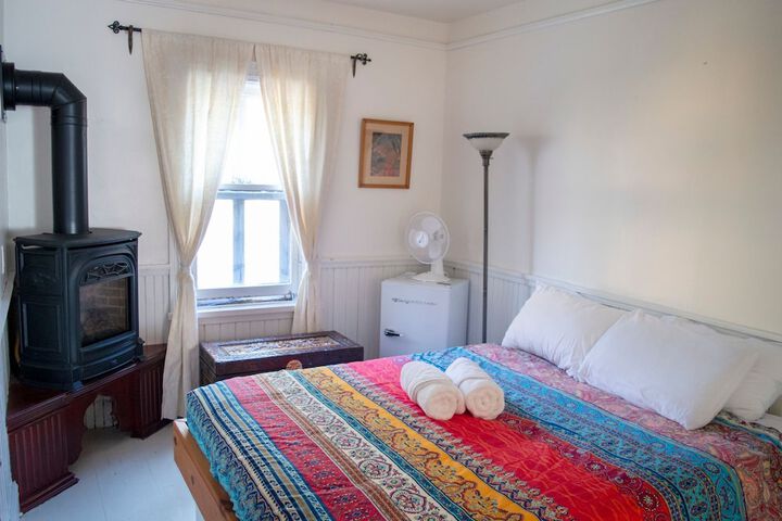 Room 9 of 120