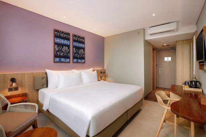 Room 9 of 25