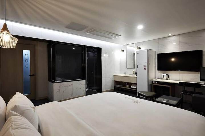 Room 20 of 110