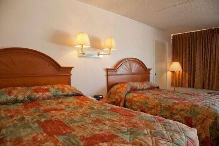 2 Double Beds (1 of 9)