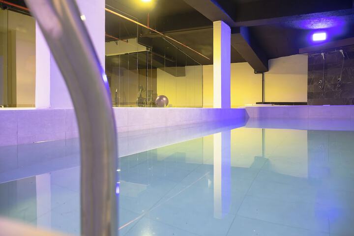 Pool 25 of 44