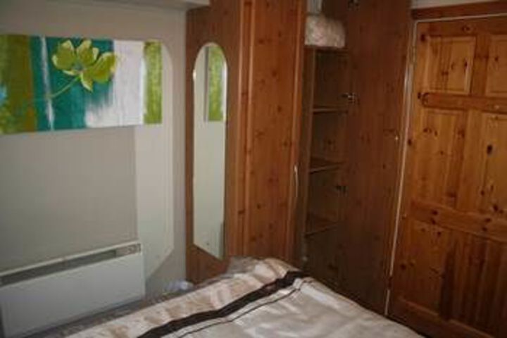 Room 5 of 12
