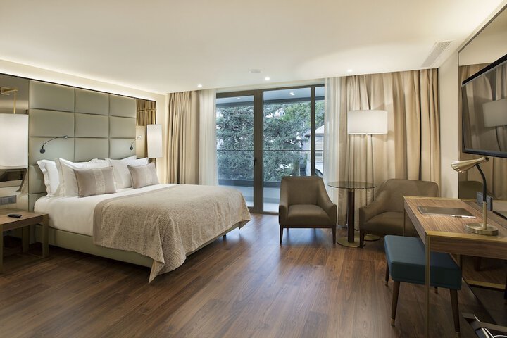Room 14 of 42
