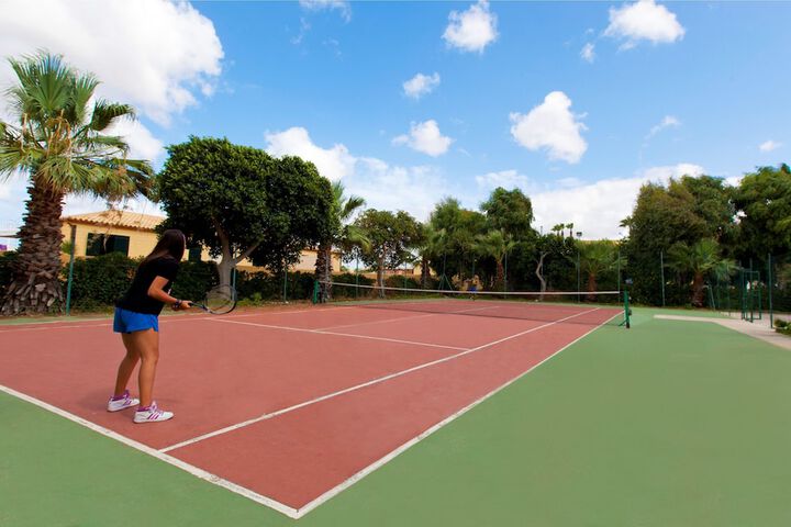 Tennis court