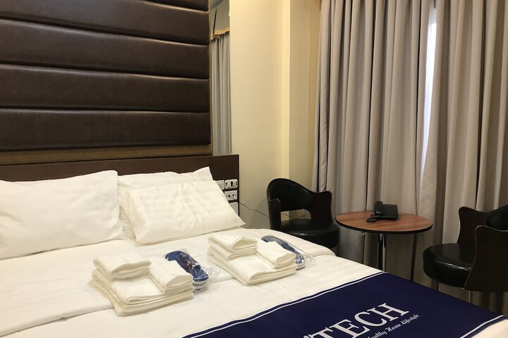 Room 3 of 21