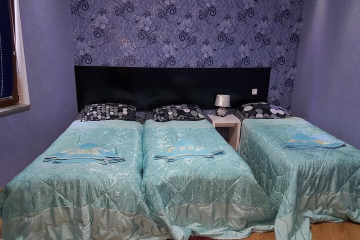 Room 16 of 33