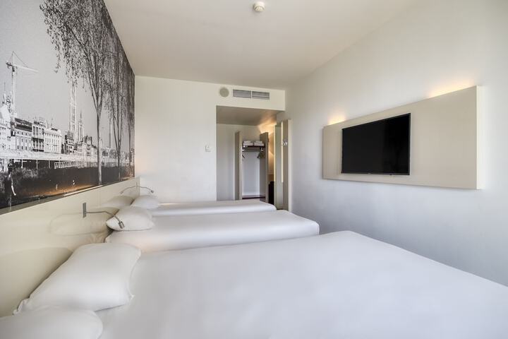 Room 17 of 43