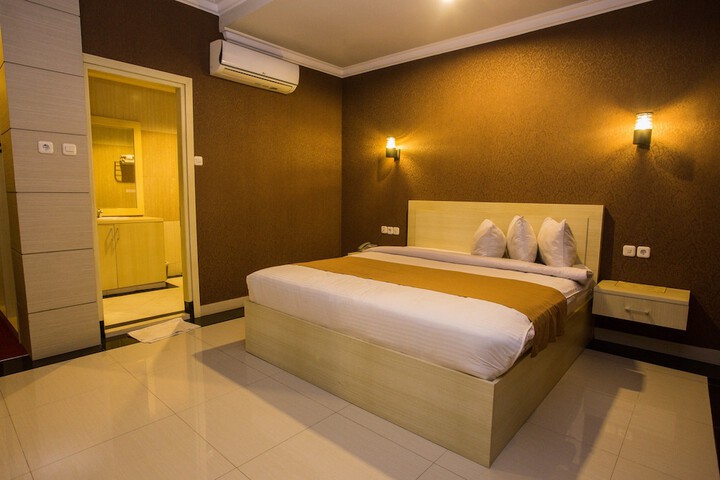 Room 9 of 47