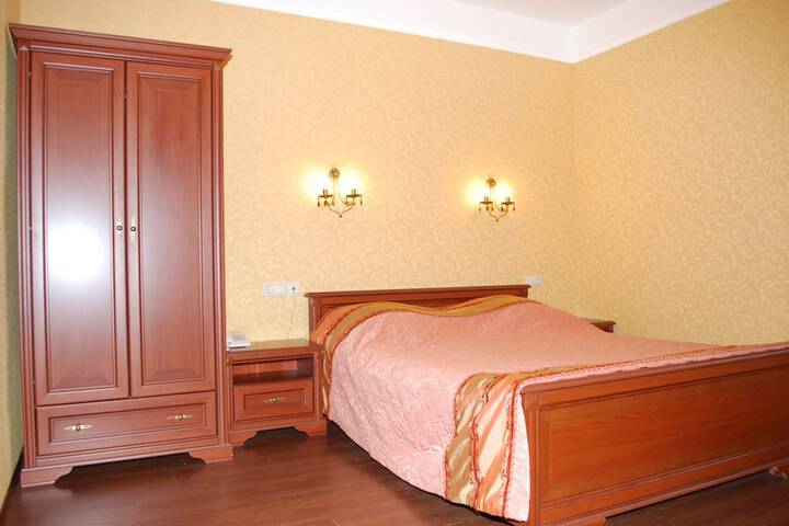 Room 13 of 50