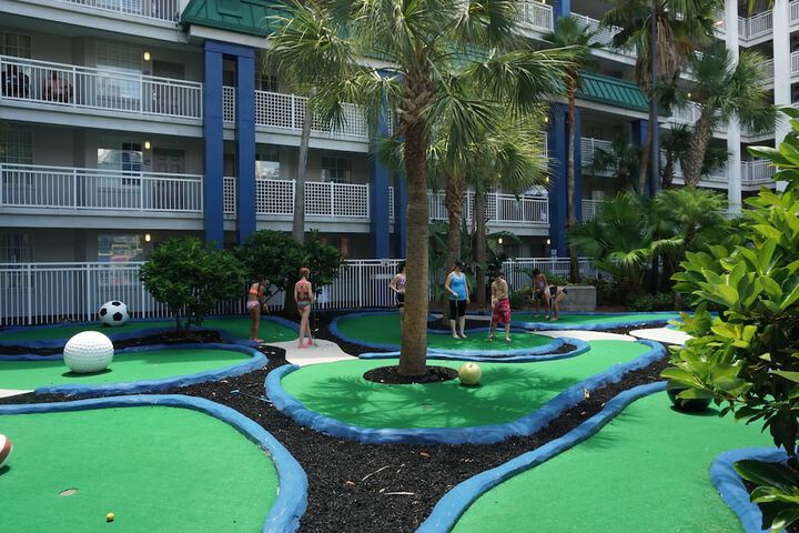 Mini-golf