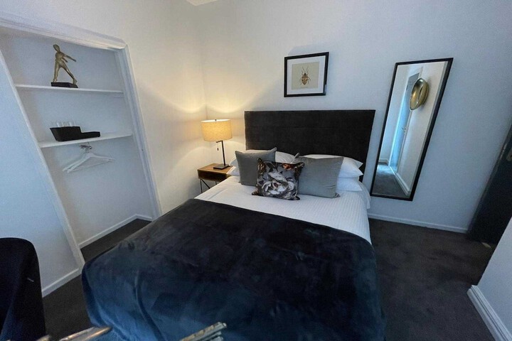 Room 3 of 21