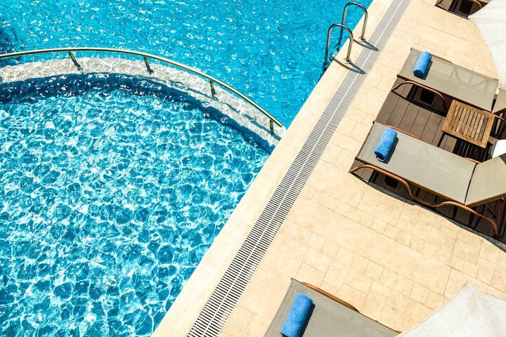 Hotel Pool