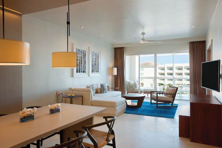 Room 43 of 169