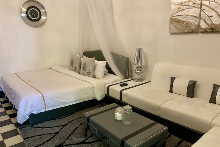 Room 27 of 173