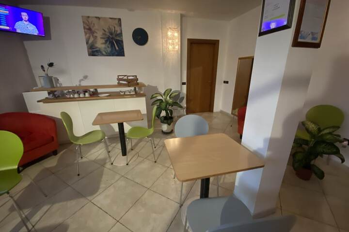Room 6 of 13