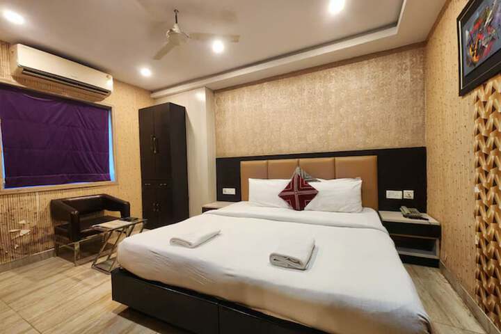 Room 7 of 30