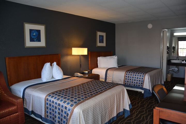 Standard Room, King or Two Doubles (13 of 15)