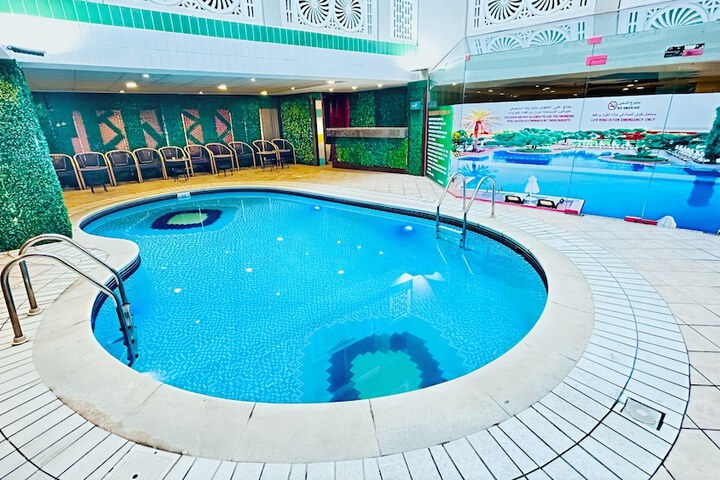 Pool Hotel