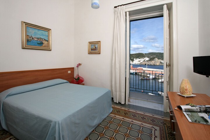 Room 8 of 31
