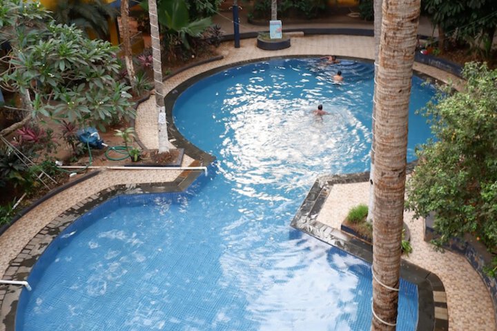Pool 43 of 58