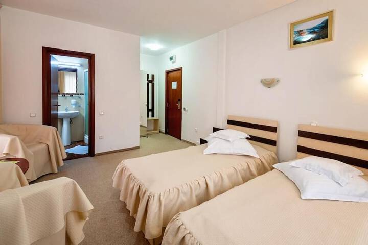 Room 4 of 22
