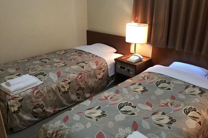 Room 7 of 40