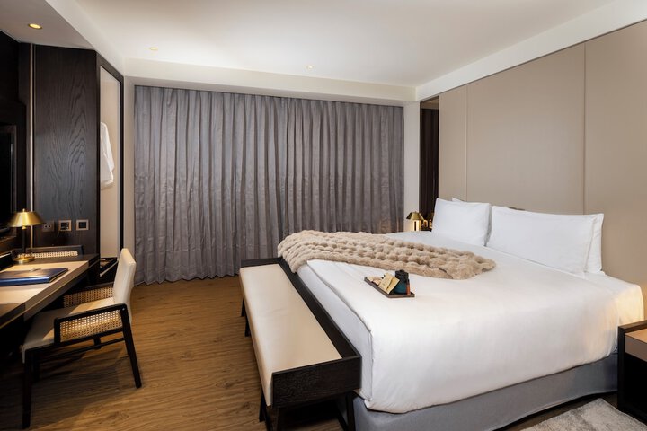 Room 7 of 27