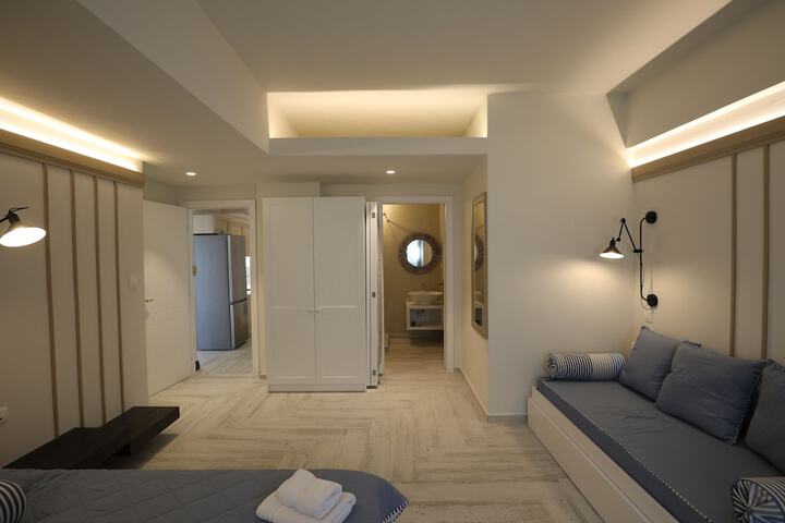 Room 10 of 100