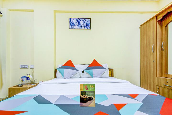 Room 13 of 25