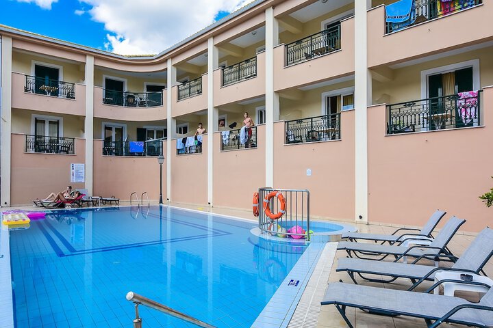 Sundeck 20 of 24