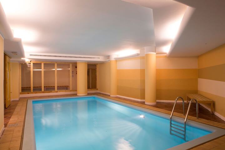 Hotel Pool