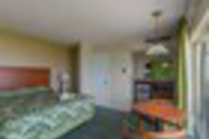 Room 20 of 216