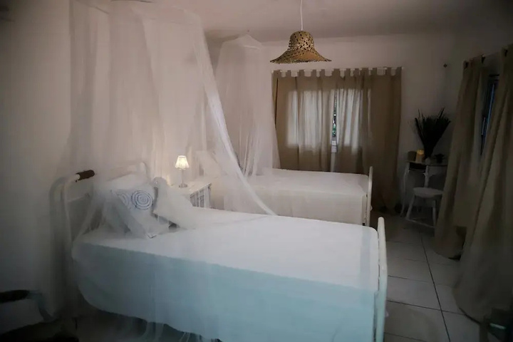 Room 4 of 13