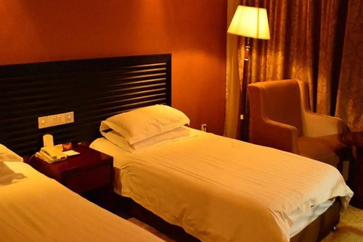 Room 3 of 12