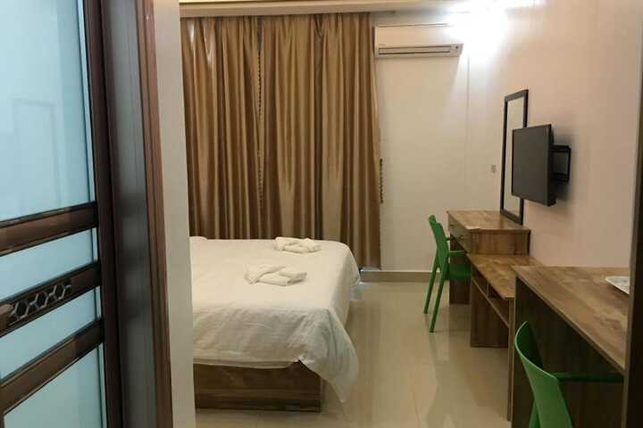 Room 9 of 20