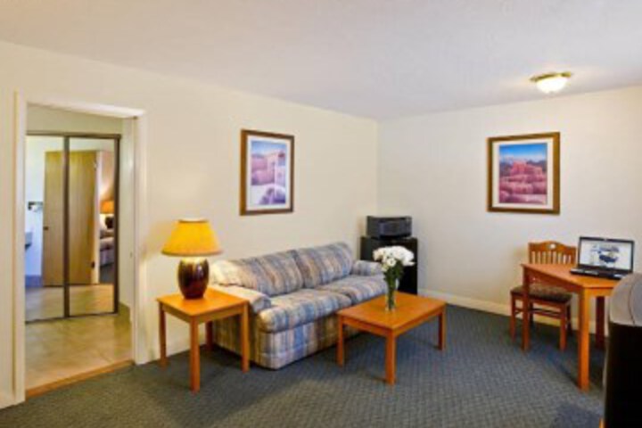  Americas Best Value Inn Raton Sands 3
