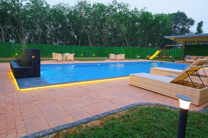 Pool 32 of 55