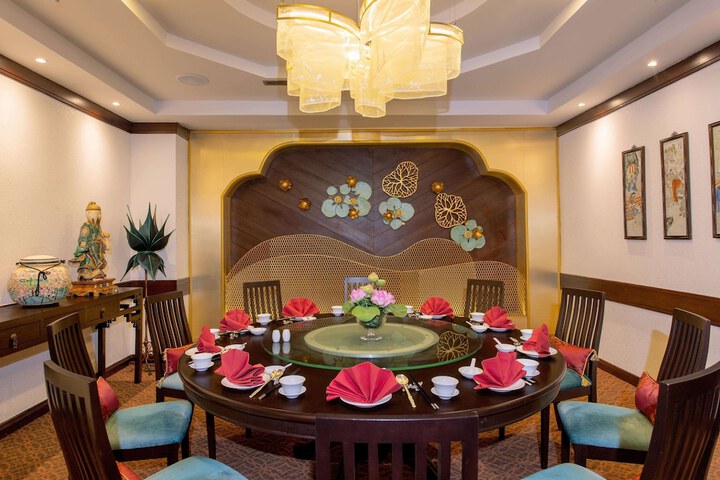 Dining 140 of 182
