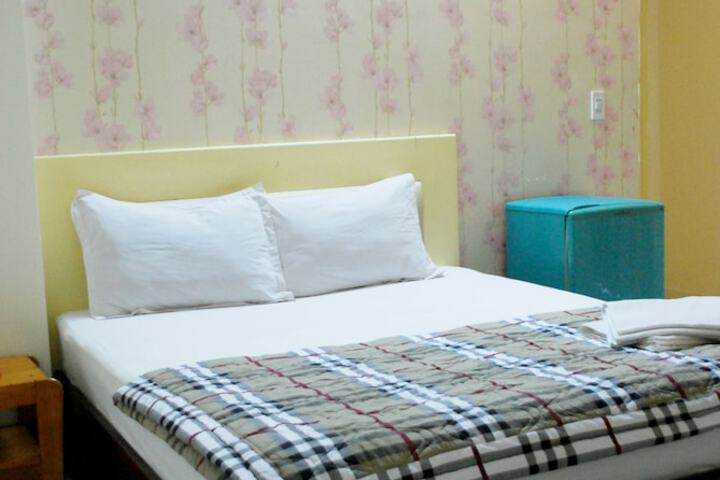 Room 13 of 32
