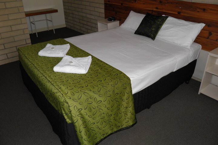 Room 3 of 53